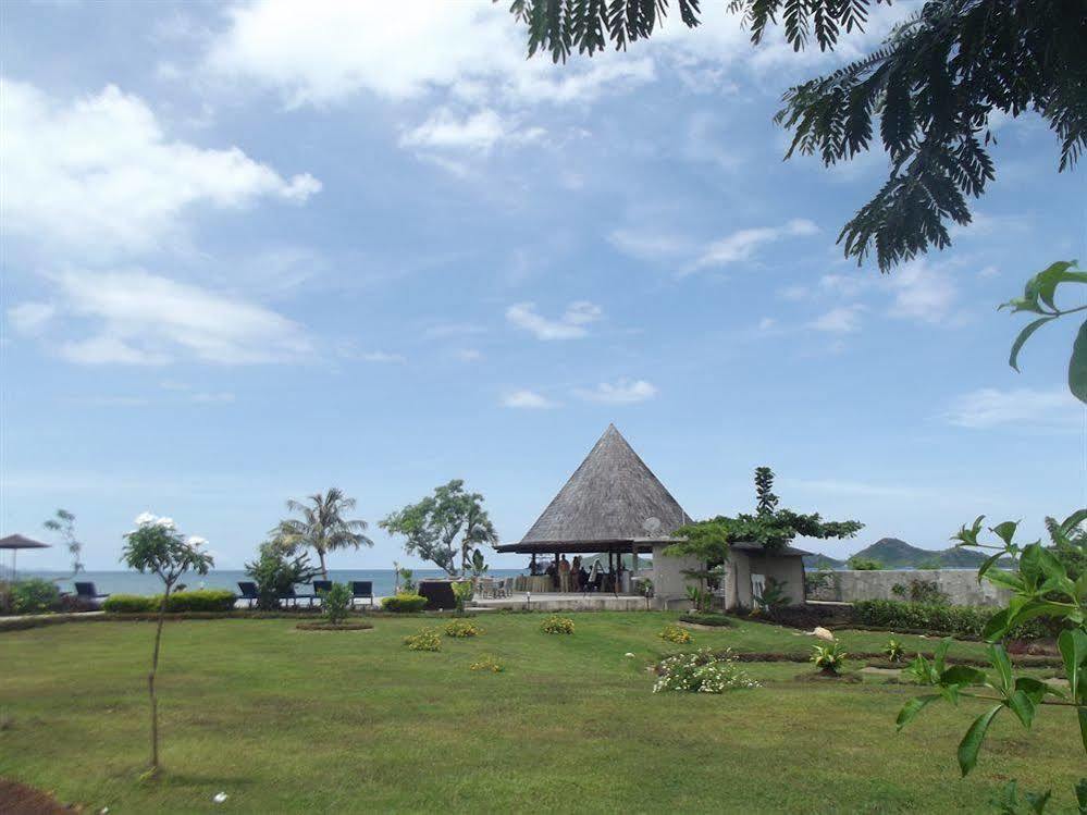 Luwansa Beach Resort Лабуан-Бахо Экстерьер фото